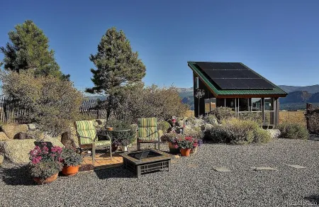 Dream cabin w/ stunning views near hot springs & town!