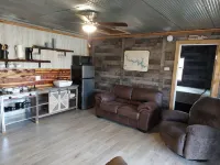 Beautiful Cedar Cabin on Bullshoals Lake