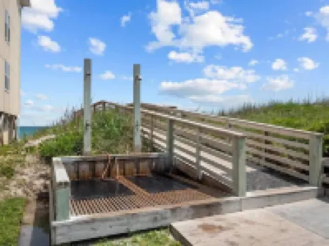 Gorgeous Beachfront Condo with Pool