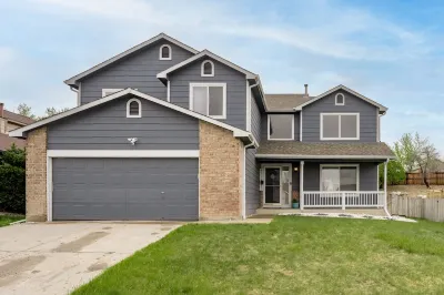 Spacious 4 BR House in Centennial