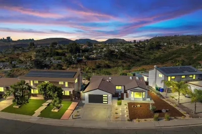 Private Hilltop Stay; Sunset Views + Stylish Comfort Hotels near Tierra Santa Shopping Center