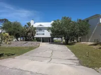 Boardwalk Bungalow-dog friendly-steps to beach walkover-community pool-SPECIALS!