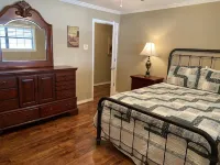Experience tranquility in this spacious 4- bedroom house on Lake D'Arbonne.