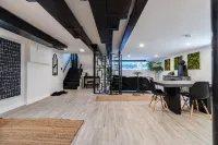 Bright Garden Studio