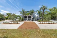 Charming Studio Loft C / Steps to Beach & Dining