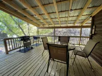 Cozy Cabin located in the heart of the Black Hills, but close to Deadwood & Lead