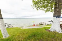 Million  Dollar Views No Extra Charge!  Hot Tub Pool  Beach Kayaks Pier Fire Pit