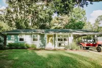 Coastal Charm - close to the beach & downtown Ocean Springs! With golf cart!!!