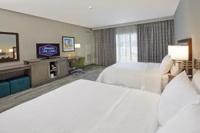 Hampton Inn & Suites Sacramento at Csus Hotels near McKinley Park