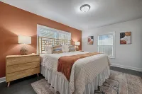 Daydreams on Elm - Walk to at&T, Free Parking, Globe Life, Fire Pit
