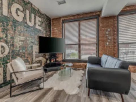 Deluxe Studio in Historic Downtown Building! Hotels in Bartlesville