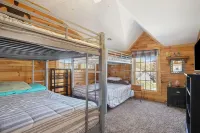 Derby Lodge - Lake Living at Its Finest! Hotels in Montcalm County