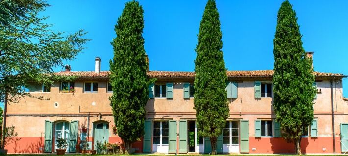 Large country house with private swimming pool and tennis court, 12 hectares Hotel a Fano