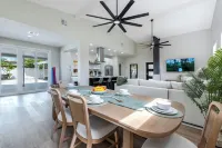 Luxury 4BR/2BA Heated Pool Oasis - Mini Golf