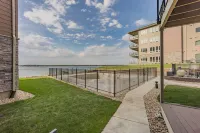 Amazing Lakefront 4 bedroom luxury Condo with large deck at Bridges Bay Resort