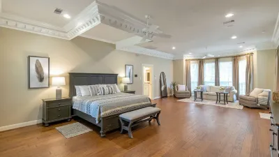 Gorgeous Retreat w/private Pickleball court!!! Only 3 min from Sandalwood Manor Spring Creek Park附近的飯店