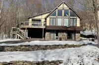 Home in amenity filled Hideout community with hot tub, fire pit, theater room!