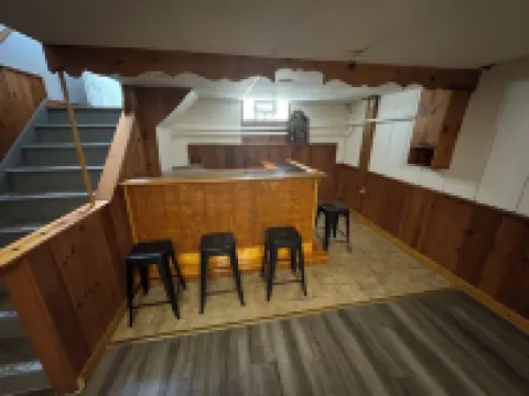 Avon Lake- The Lake House 埃文萊克酒店