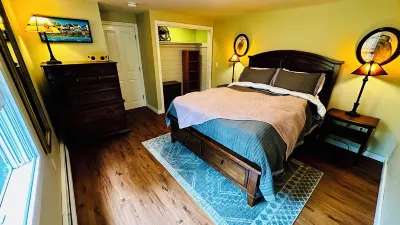 Private Truro apt near Corn Hill Beach & Ptown, dog-friendly--laundry & parking! Hotels near Pamet Area Trails