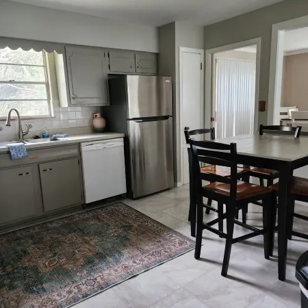 West Knoxville near I-40/Easy access to all Knoxville/Pet friendly/15 min to UT Отели рядом с достопримечательностью «West Knoxville Pediatrics»