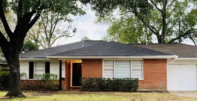 Inviting/Cozy Home in Medical Center - Beautiful home to stay!! Hotels near LJ Foot Massage
