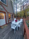 Mountain Retreat Masthope-Ski-Boat-Swim. Walk to ski slopes-pools - Pet Friendly