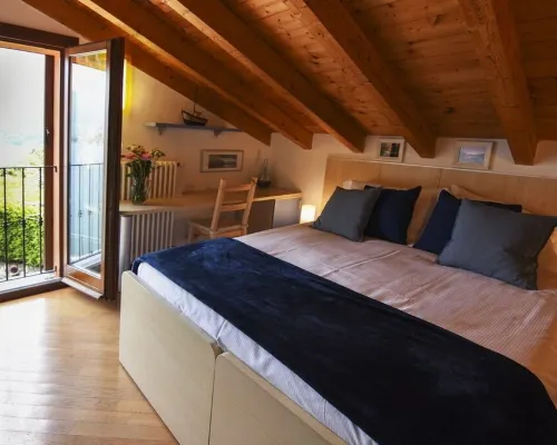 L'una di Lago Lake Apartment - Whit Parking Hotels in Torno