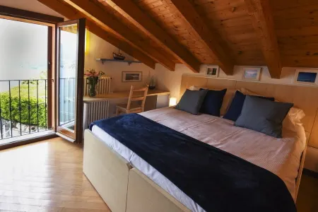 L'una di Lago Lake Apartment - Whit Parking Отели в г. Торно