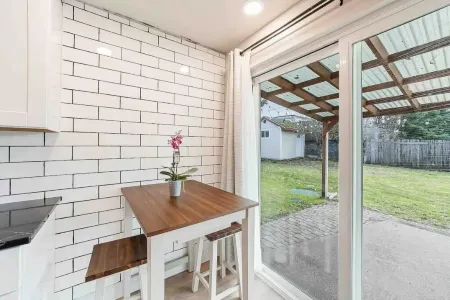 The Homey House close to Everything!