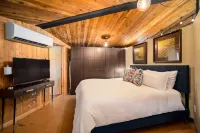 Perfect for multi-generational living, pool home, pet-friendly, 10 mins to DTSP