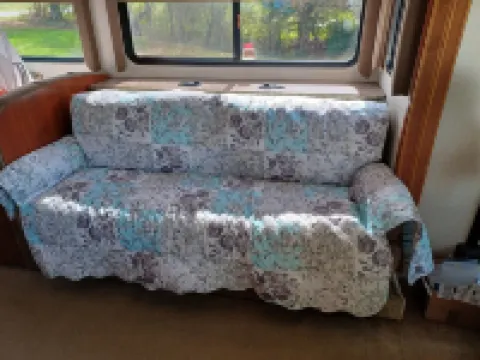 The Farmside Retreat near I-81/26, a quiet country escape to nearby Tri-Cities.