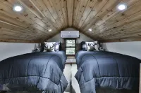 "The Magical Treehouse" offers an enchanting experience for up to six guests. Hotels in Callahan County