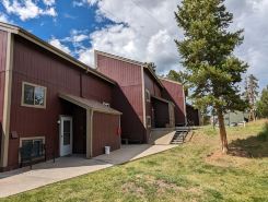 Dog-friendly condo close to Winter Park shuttle with pool, hot tub, tennis, gym