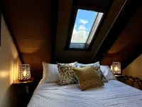 "Family Cabin: Hot Tub, Golf, Games, Sunset, Pet