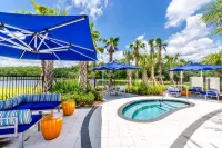 Modern 10 Bedroom Home - Only Minutes from Disney!
