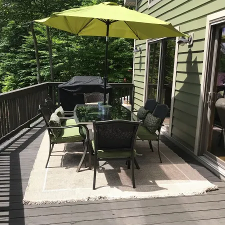 Charming, cozy, rustic Chalet.. Hollywood Hills, OLD FORGE, NY