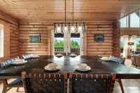 Luxury Cabin w/View! Sleeps 22, Movie Rm, Game Rm!