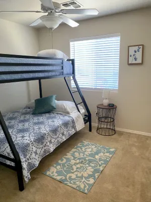 Great location, beautiful, cozy and relaxing home. Very close to the river