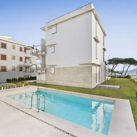 Puerto De Pollensa: Luxury Apartment on the beach