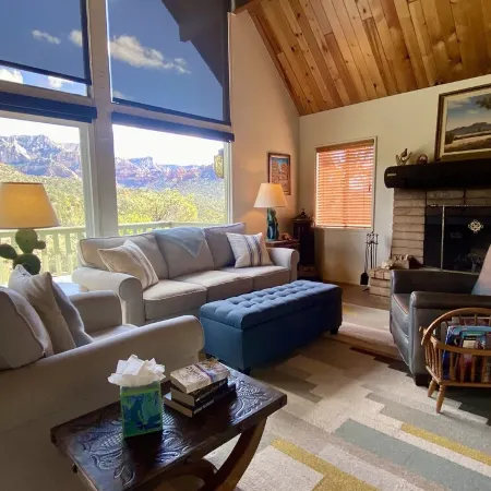 Historic A-Frame Panoramic Red Rock Views!