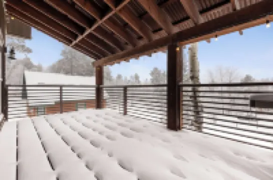 Twin Aspen-Lovely Terry Peak Cabin, Hot Tub, WiFi & AC