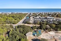 Lighthouse Views, Beach Parking Pass, & Furry Family Members Welcomed Hotels in Corolla