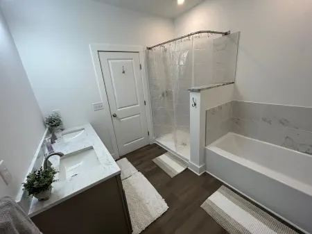 Brand New 3 Bedroom next to Thourghbred horse farm with views of Saratoga Lake.