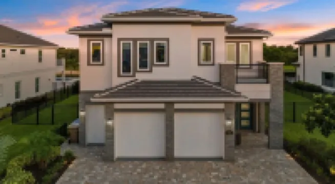 CLOSE TO DISNEY / FREE SHUTTLE / PRIVATE POOL AND SPA