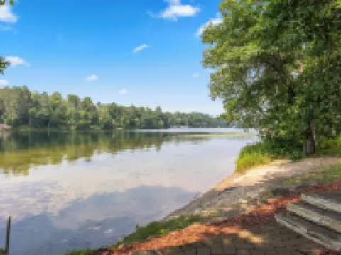 Beautiful 5-bedroom house in Enchanting Crosslake -Pontoon Incl with 7 day stay! Hotels in Crosslake