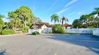 Shorewalk The Palm Condo 2Bed/2Bath Close to IMG / Beach