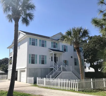 2nd House from the Beach, Water Views, Beautiful Sunsets, Walk to Downtown! - 4-Star