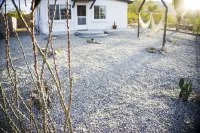 M&L Desert Cottage - 3 miles from the North entrance of Joshua Tree!