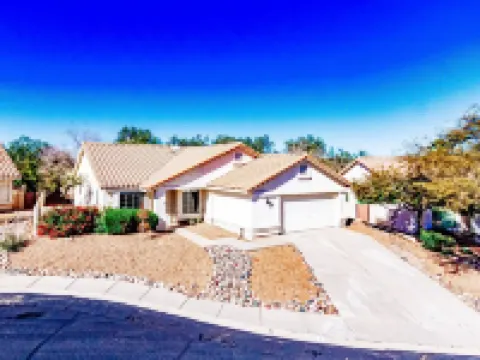 Contemporary Oro Valley Retreat - Mountain Views! Hotels in Oro Valley