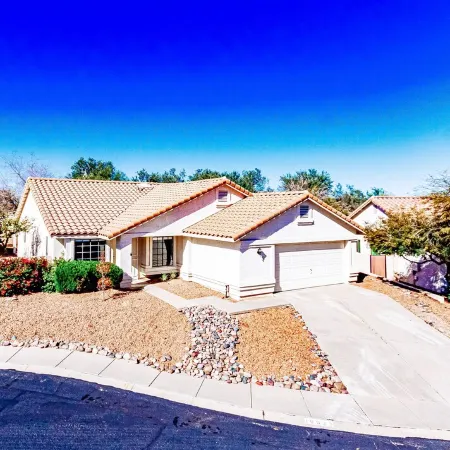 Contemporary Oro Valley Retreat - Mountain Views!